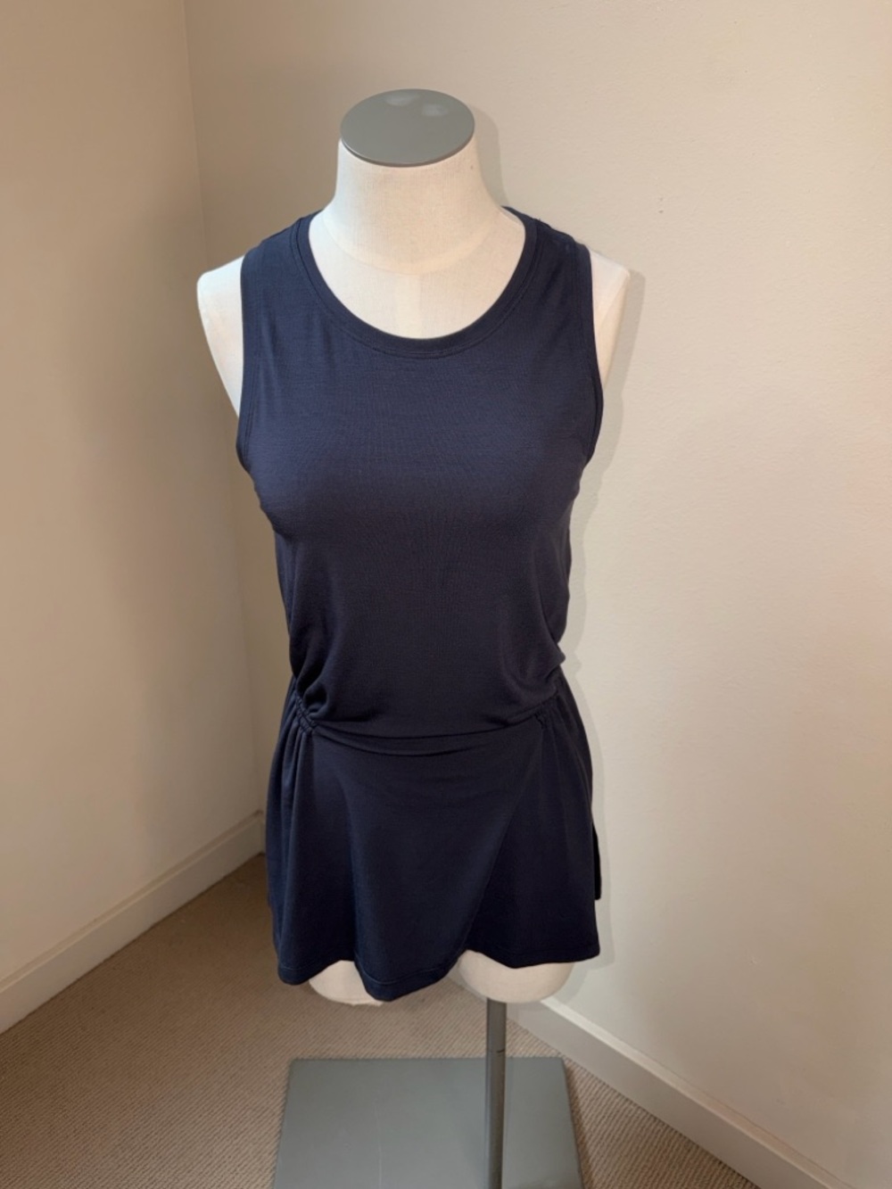 NWOT Athleta Air Out Cinch Tank Top Black Small